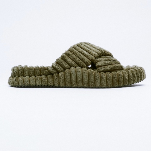 Zara khaki green terrycloth flat sandals NWT - Picture 7 of 7